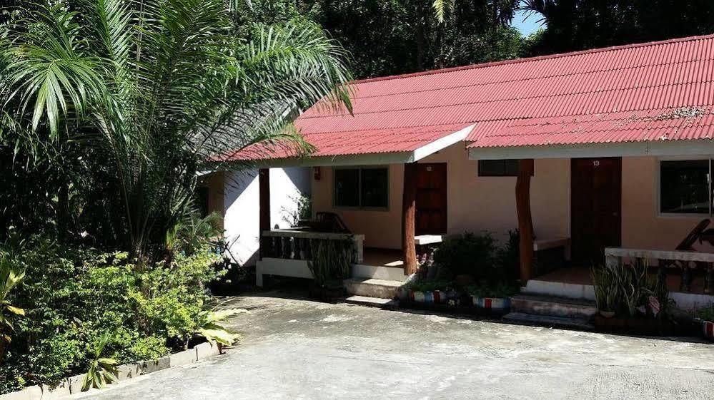 Subtawee Resort Surat Thani Esterno foto