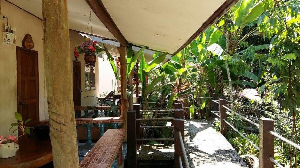Subtawee Resort Surat Thani Esterno foto